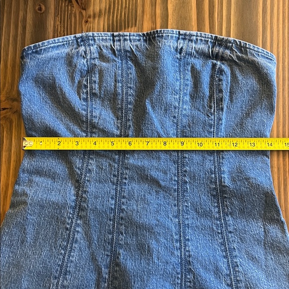 The A&F Mila Strapless Denim Midi Dress - Picture 7 of 8